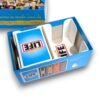 Insert de rangement Smile Life en impression 3D rempli de cartes dans la boîte de jeu