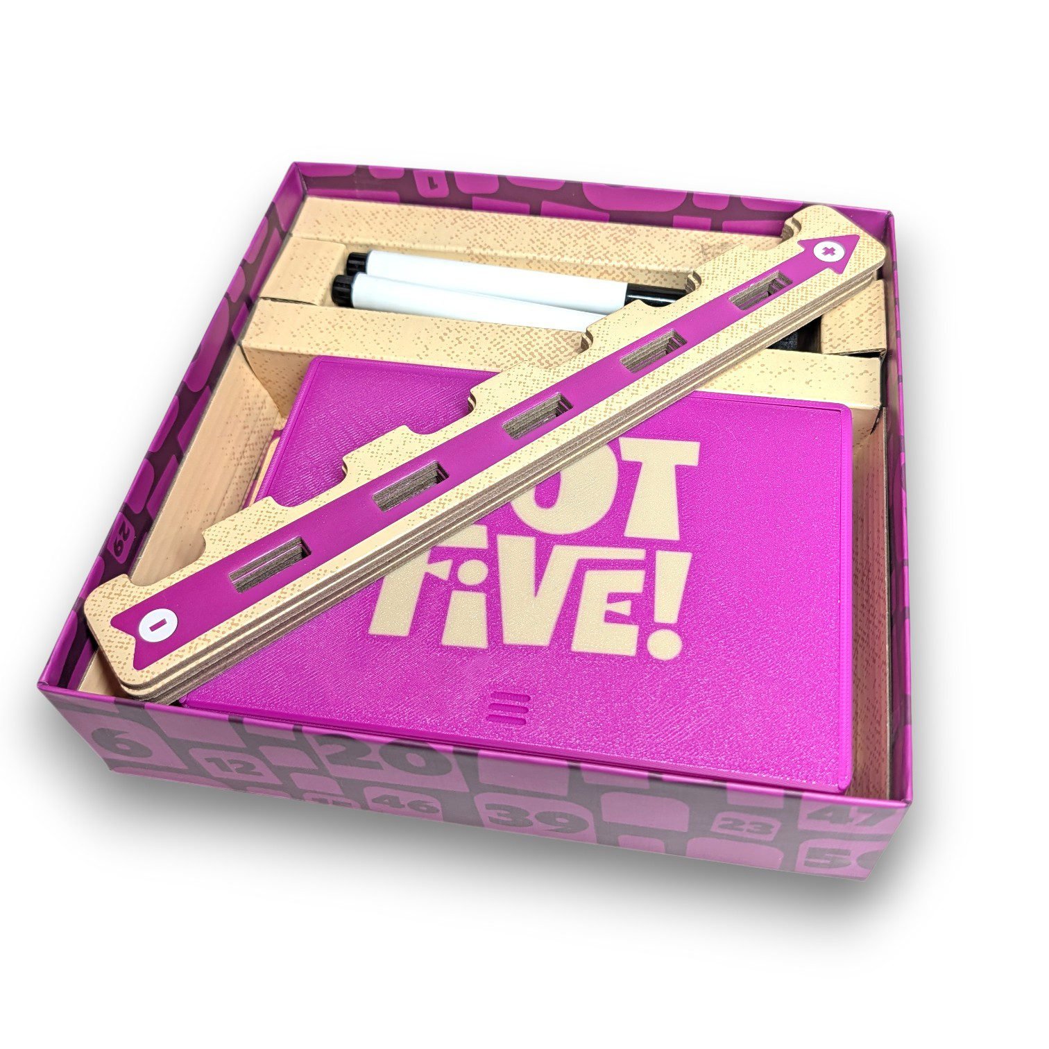 Boîte de stockage 3D intégrée dans l'insert en carton d'origine du jeu Got Five